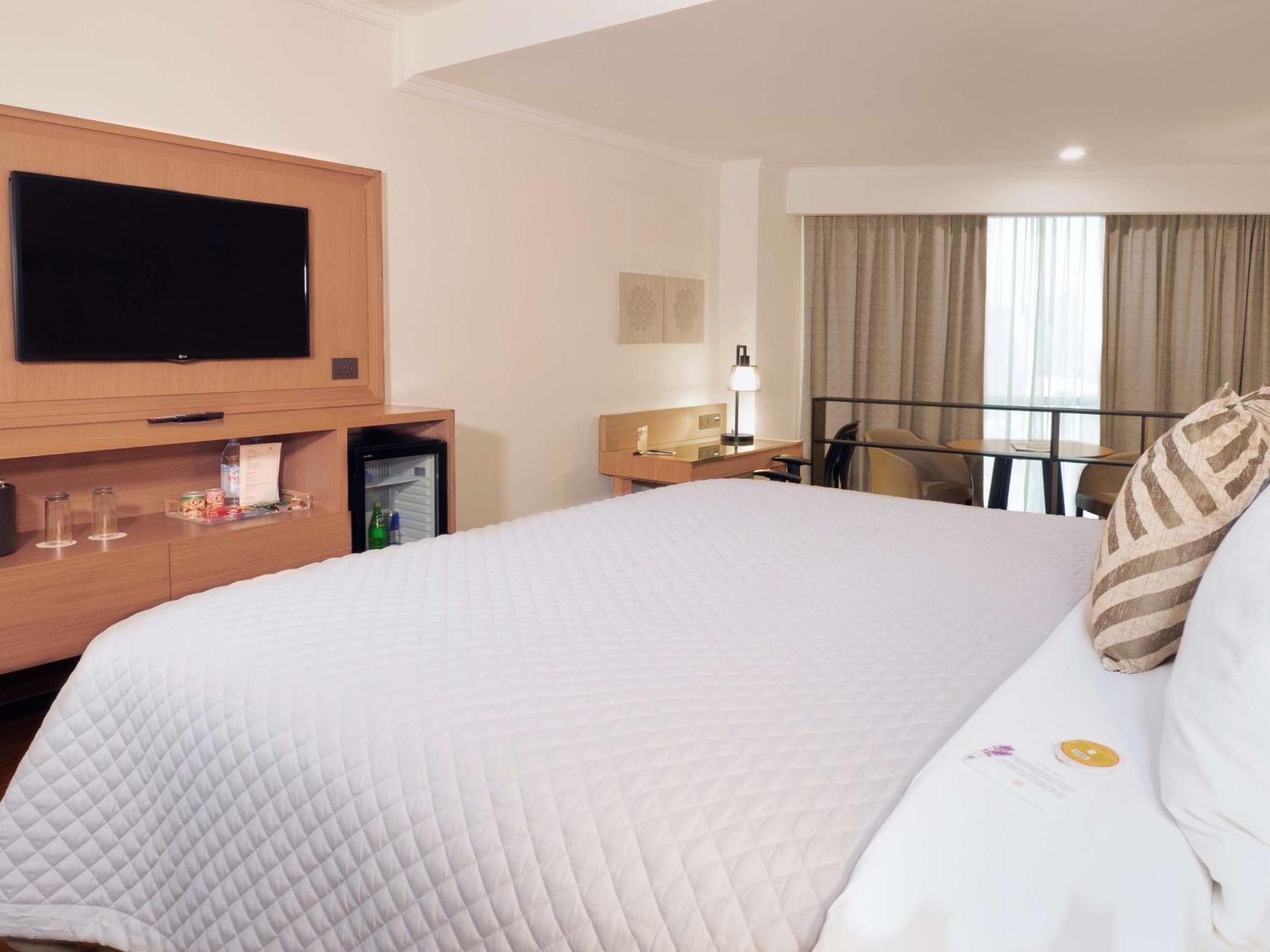 Ms Milenium Monterrey Curio Collection By Hilton Hotell San Pedro Garza Garcia Exteriör bild