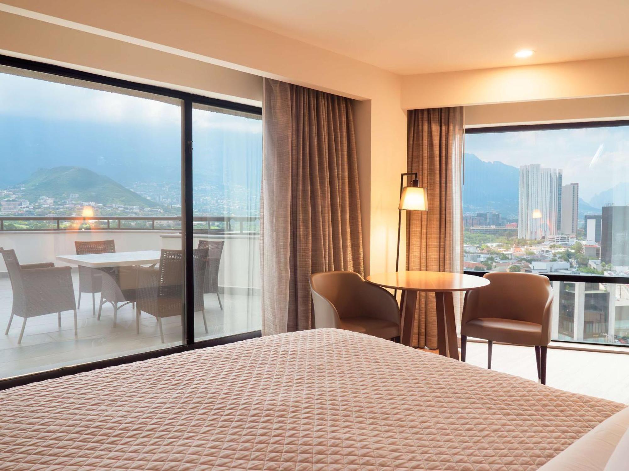 Ms Milenium Monterrey Curio Collection By Hilton Hotell San Pedro Garza Garcia Exteriör bild